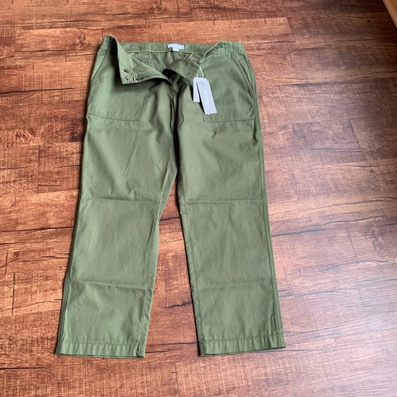 Signature for Nordstrom light weight cotton capris - Picture 3 of 14